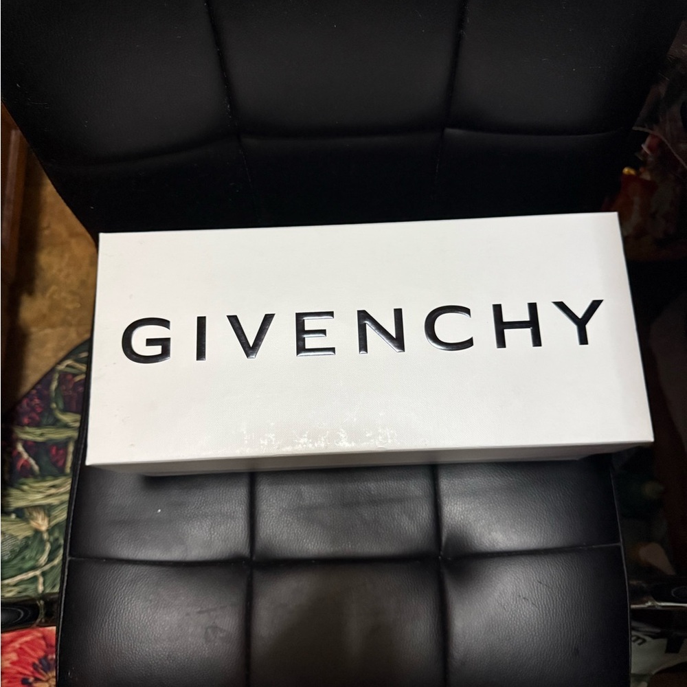 Givenchy Pink Slides - Picture 6 of 7
